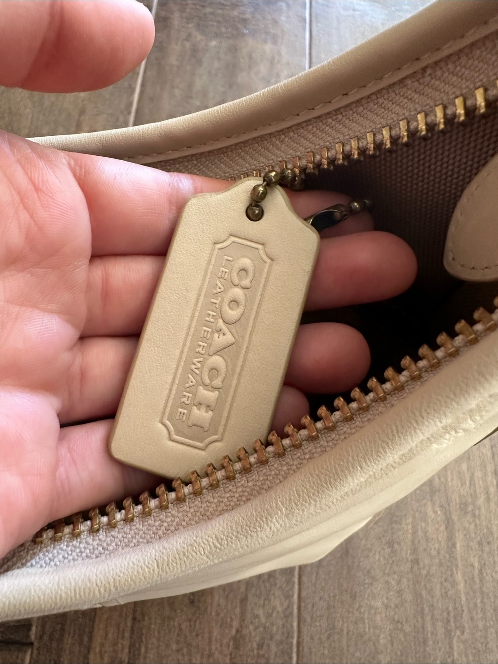 Coach Ergo Cream - Picture 8 of 14